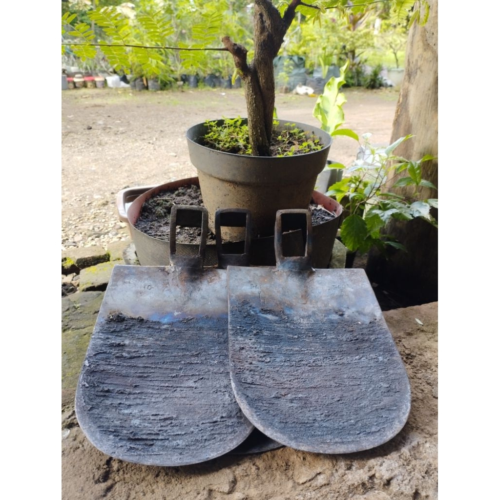 cangkul + gagang anti lengket siap pakai , cangkul sawah anti lengket , cangkul pupukan , pacul anti