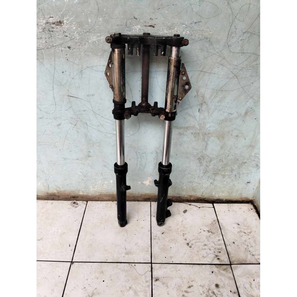 Shock Depan set Thunder 125 original copotan. shokbreker depan set segitiga Suzuki Thunder 125 origi