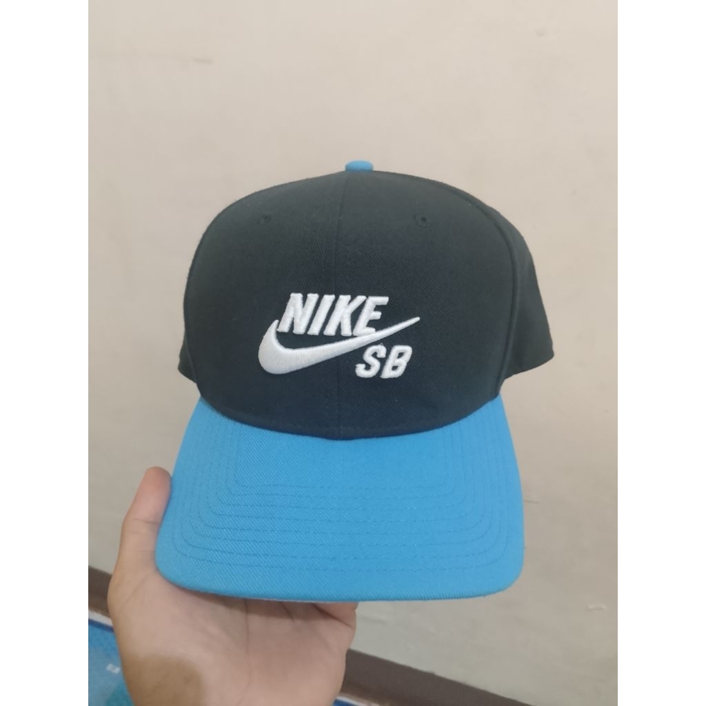 Topi snapback nike sb
