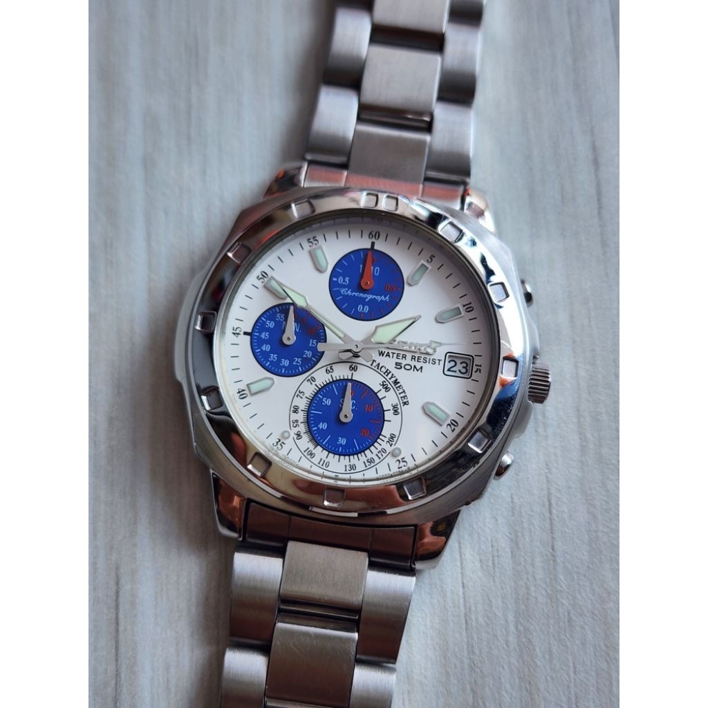 Seiko Panda Blue Eye Quartz Chronograph V657-9010 RARE