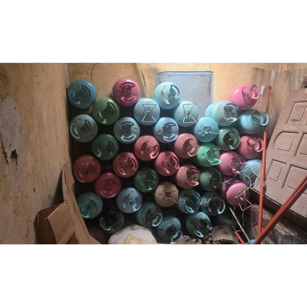 tabung kosong bekas freon