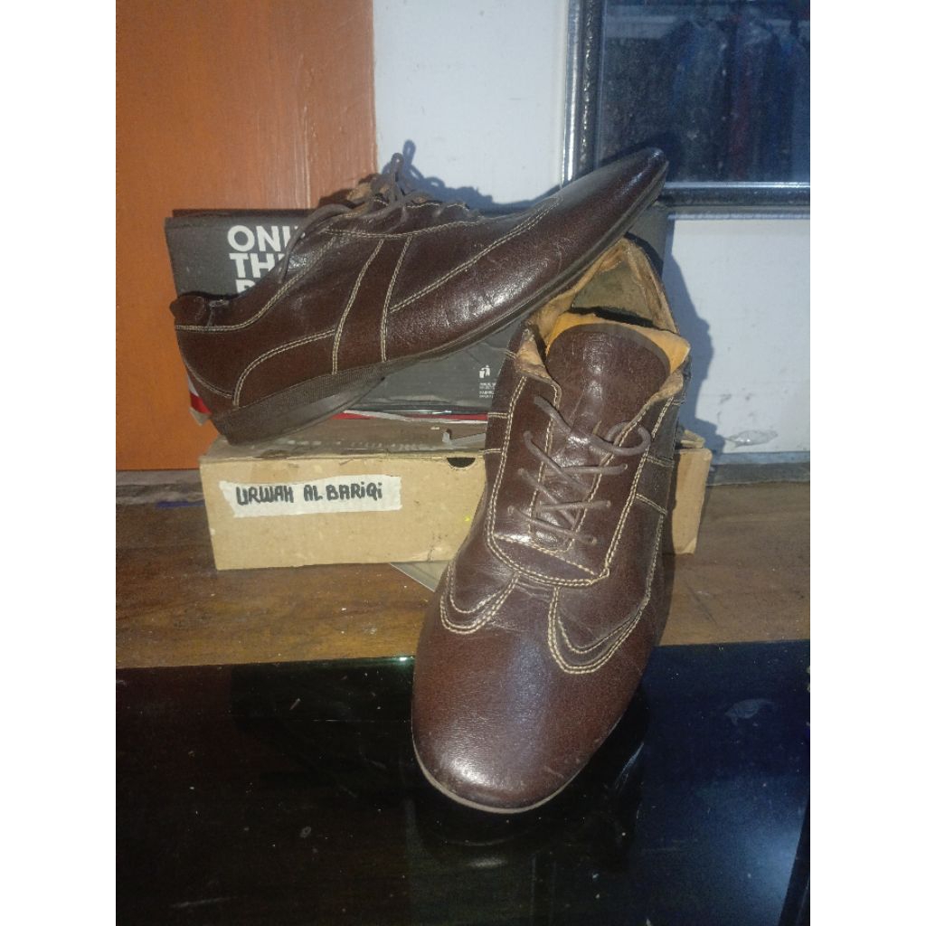 sepatu kulit second