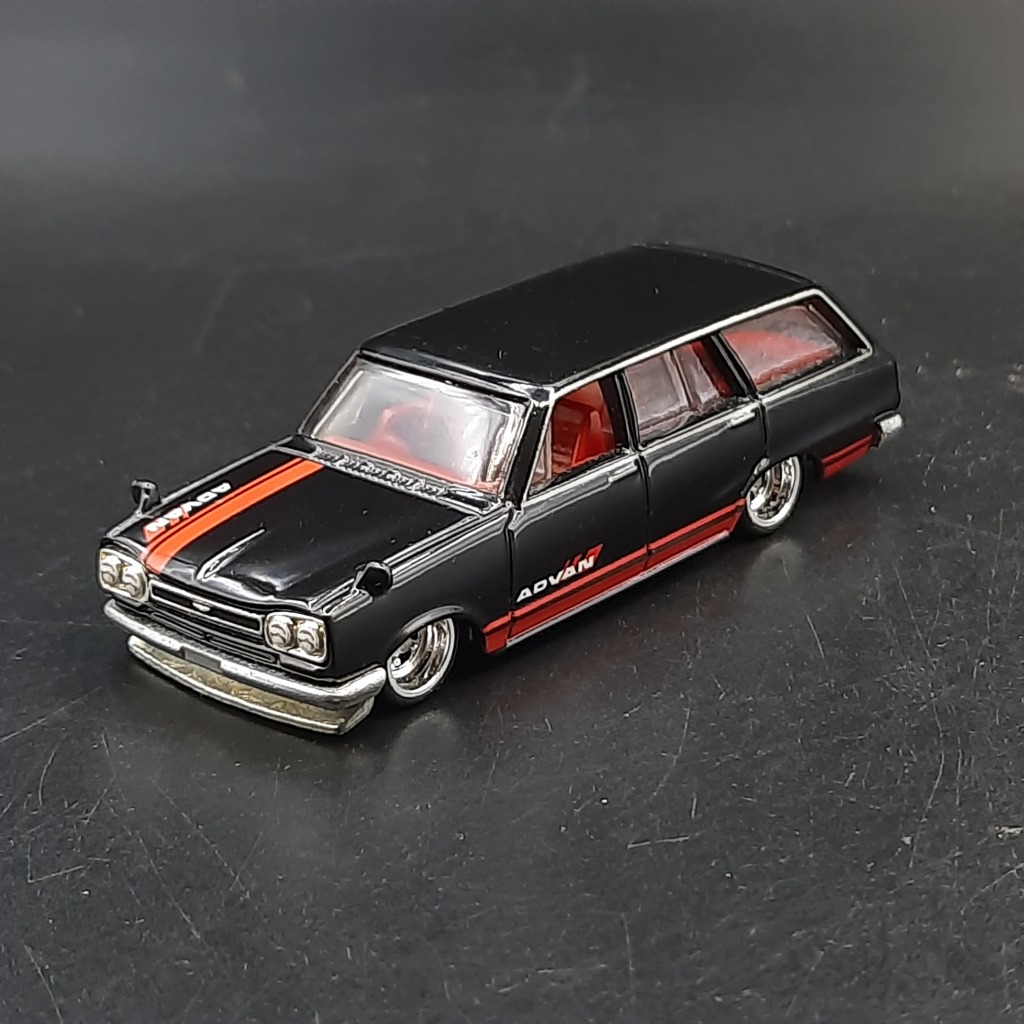 Hot Wheels Loose 69 Nissan Skyline Van Team Transport