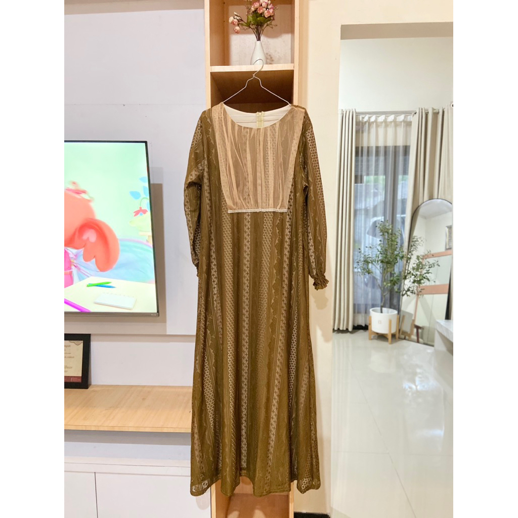 PRELOVED gamis brokat halus warna olive