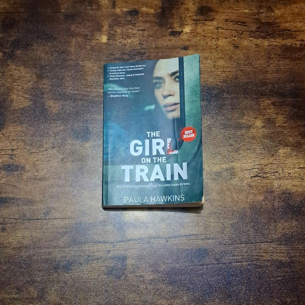 THE GIRL ON THE TRAIN - PAULA HAWKINS
