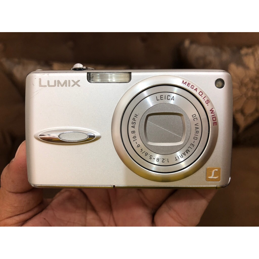 Camera Digicam Panasonic DMC-FX01