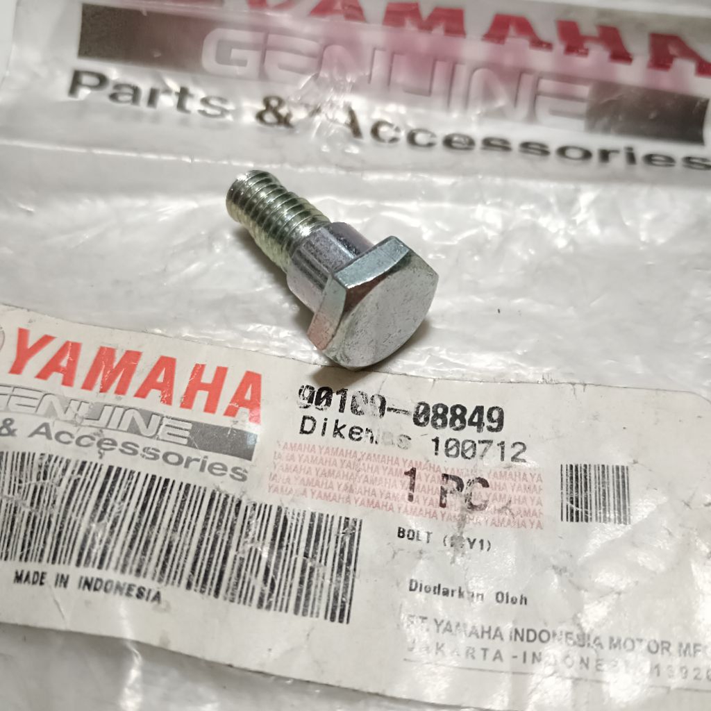 Baut Tromol Bolt Penahan Tiang Rem Belakang Yamaha Jupiter Z1 Asli Original Ygp 90109-08849