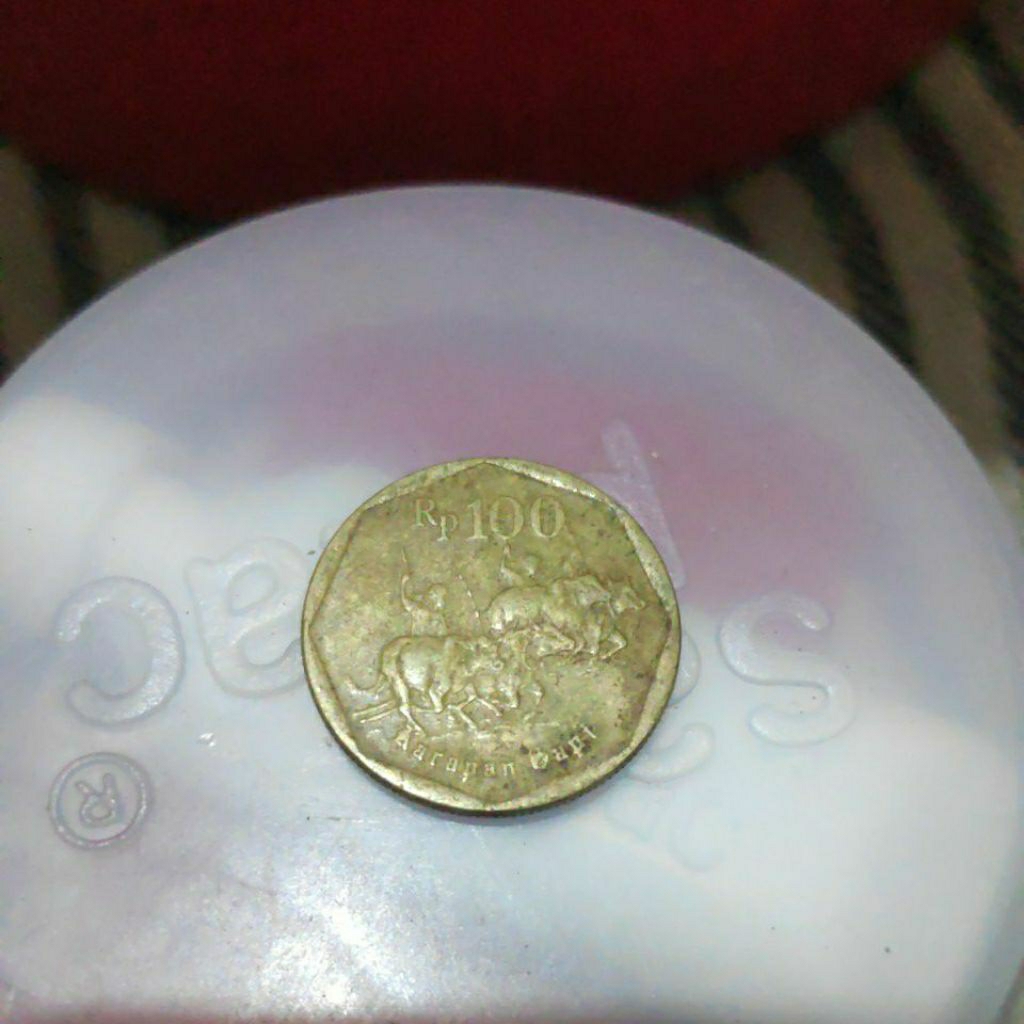 Uang koin 100 rupiah