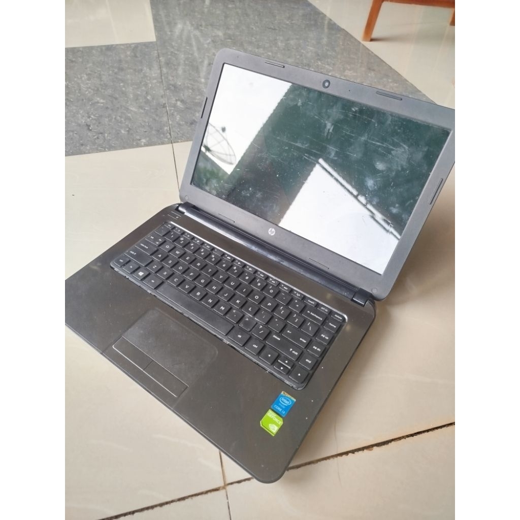 laptop HP i3 gen 4 dual vga  matot