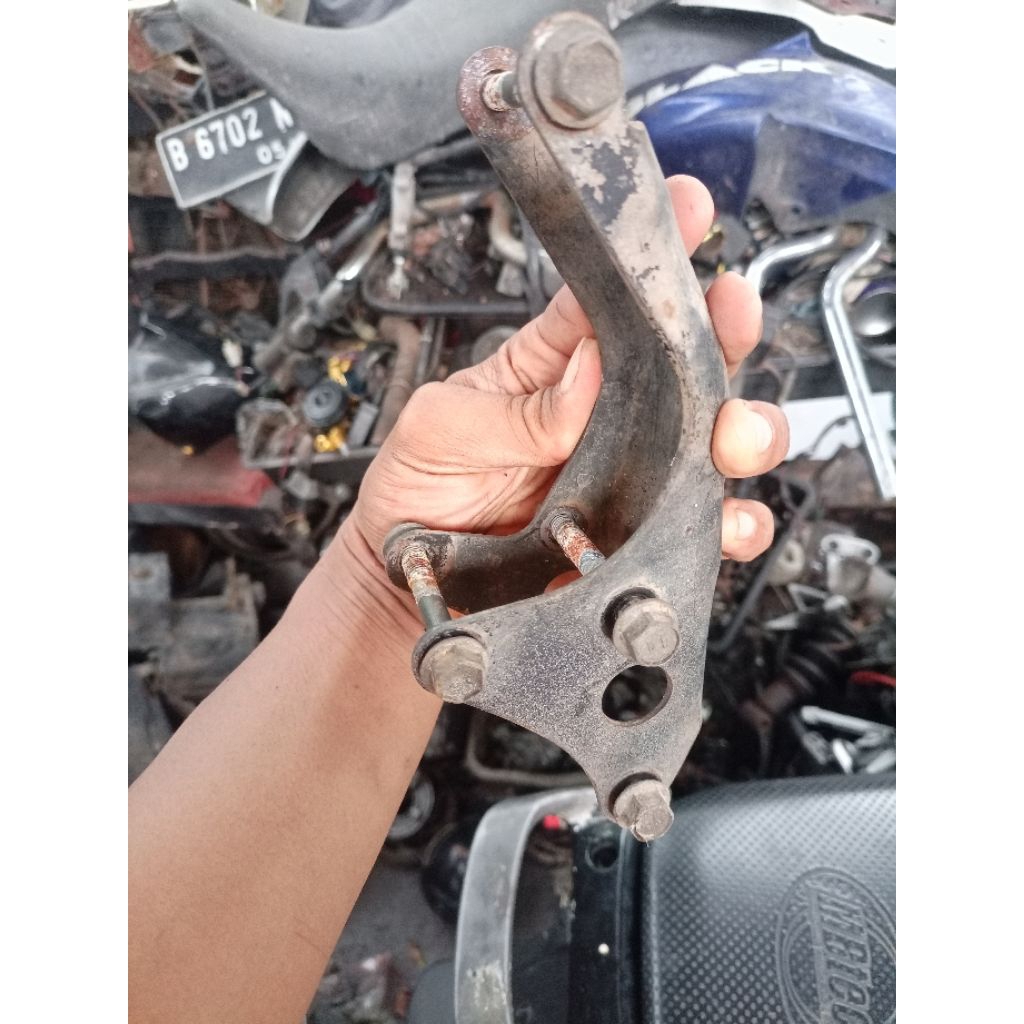 breket mesin Thunder 250