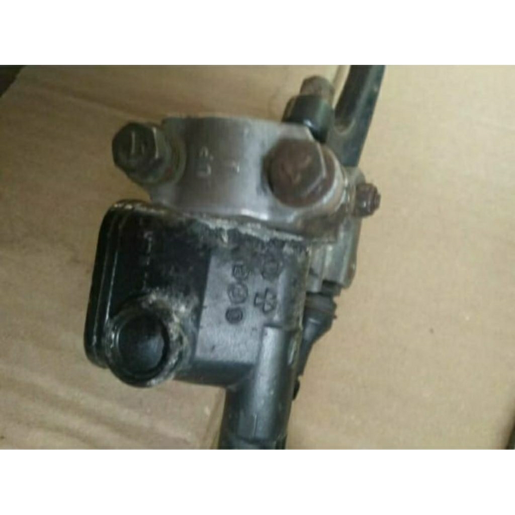 sistem pengeriman depanMaster kaliper set piringan cakram fizR original