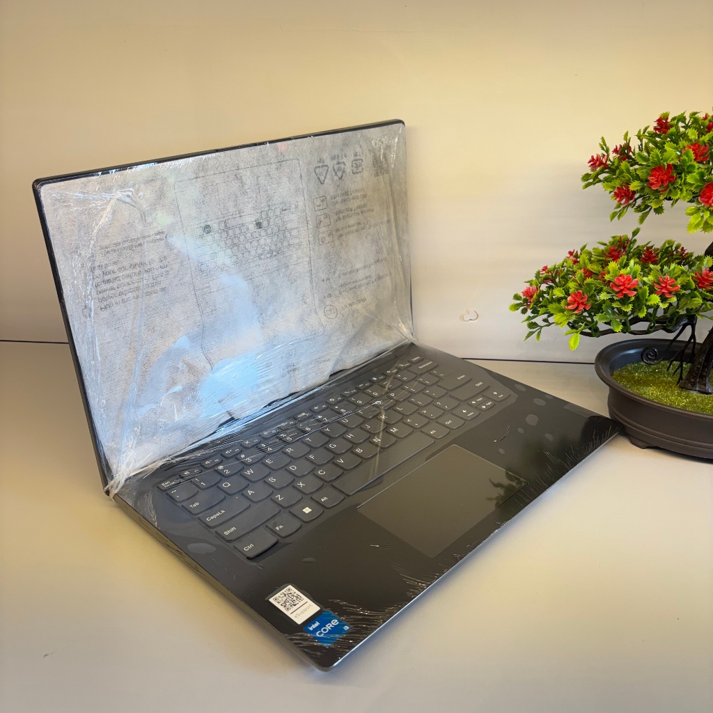 Lenovo V14 G3 IAP Inter Core i3-1215U 8GB 256GB 14 inch FHD