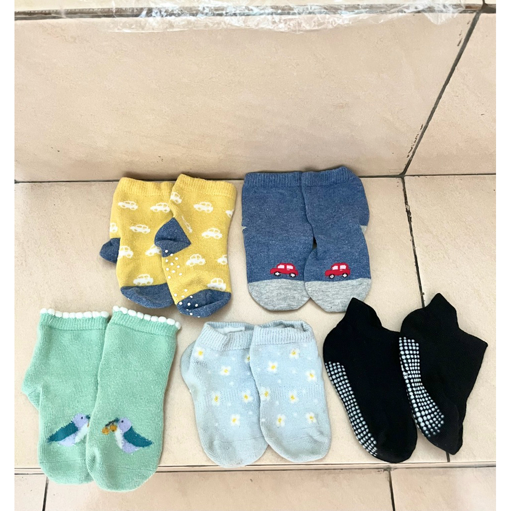 kaos kaki anak UNIQLO dpt 5/kaos kaki uniqlo/kaos kaki bayi uniqlo/original uniqlo/kaos kaki anak mu