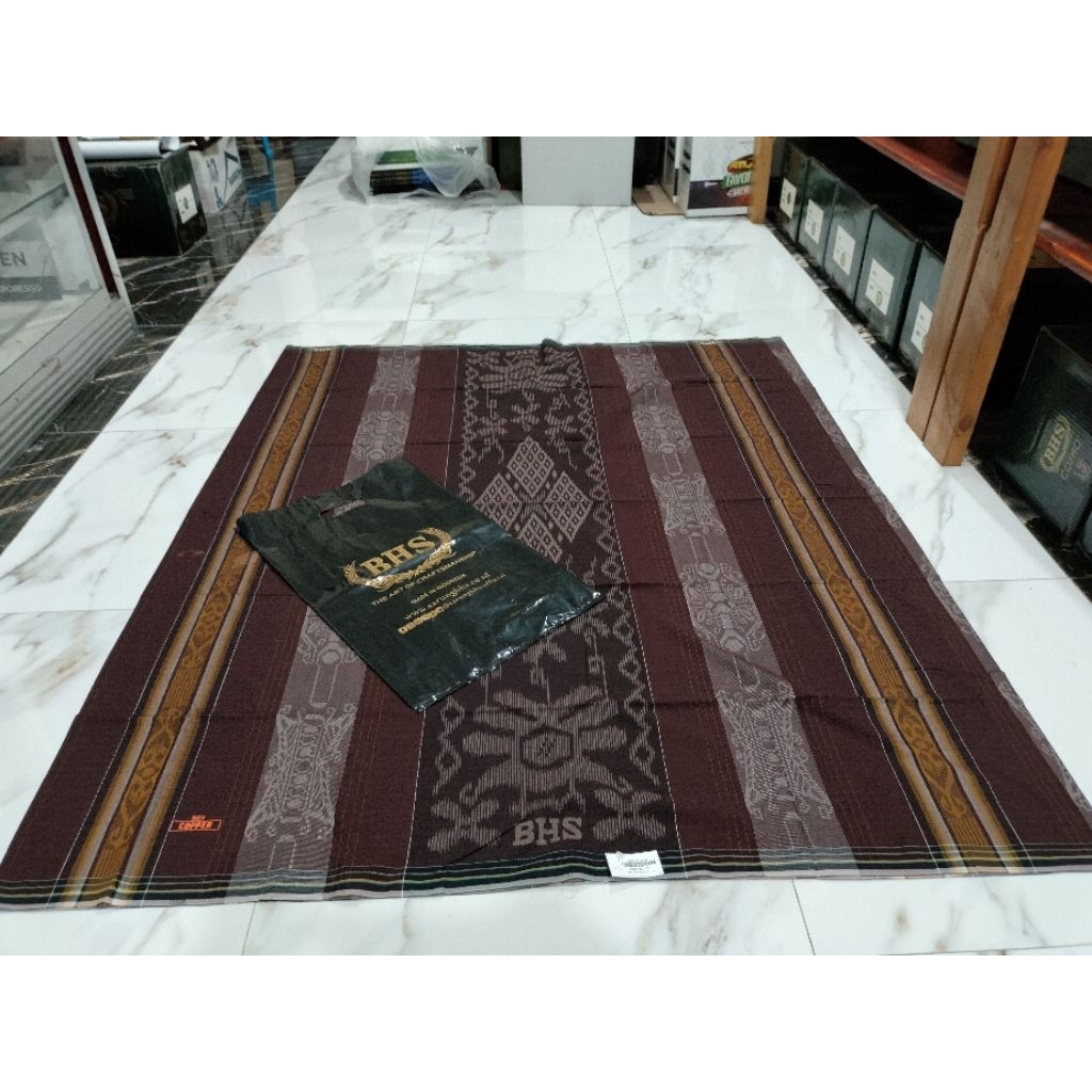 Sarung BHS afkir Kawung classic.
