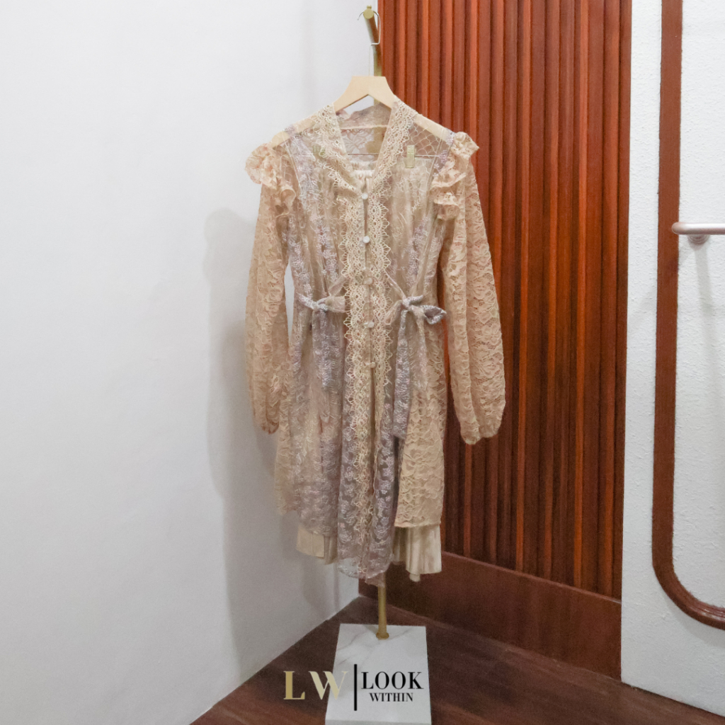 LOOKWITHIN_ MAURA Outer Tunik Tile Bordir Kombinasi brukat