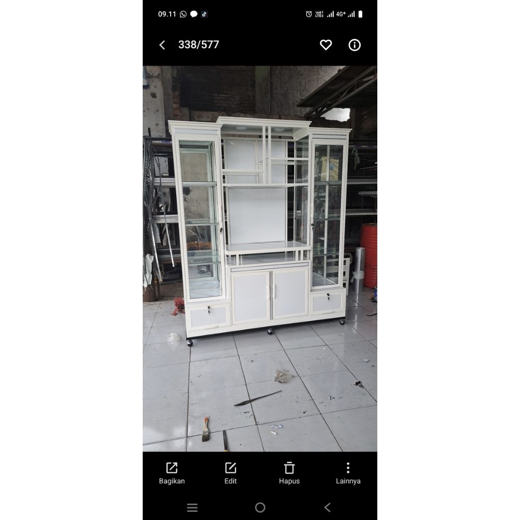 Lemari_hias_bupet_kaca