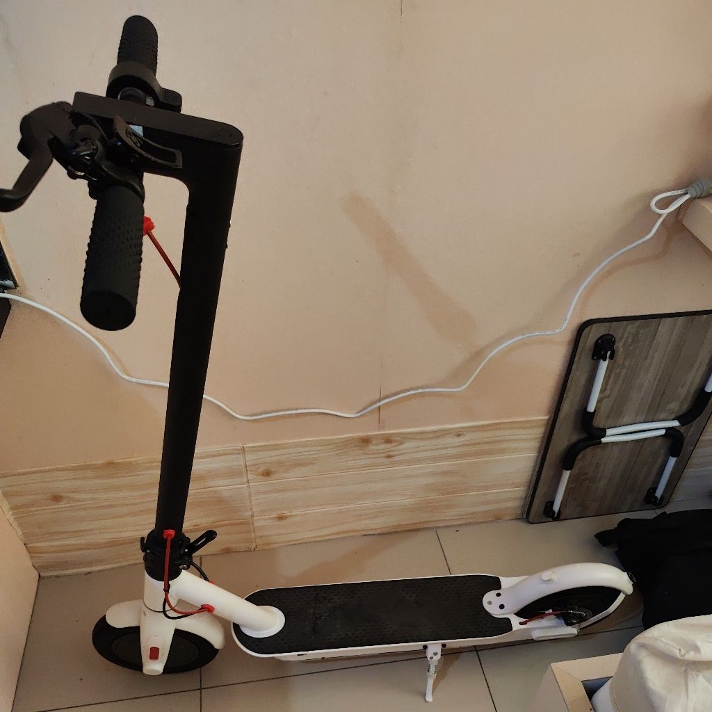 [Second] Scooter Listrik Ban 10 inch eScooter like Xiaomi Mijia 7800mAh Mulus Like New