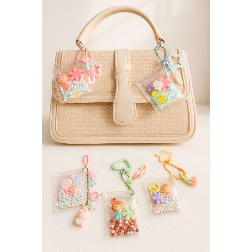 bagcharm/ gantungan kunci pouch/ gantungan tas sachet/ gantungan hp/ gantungan kunci/ gantungan thum