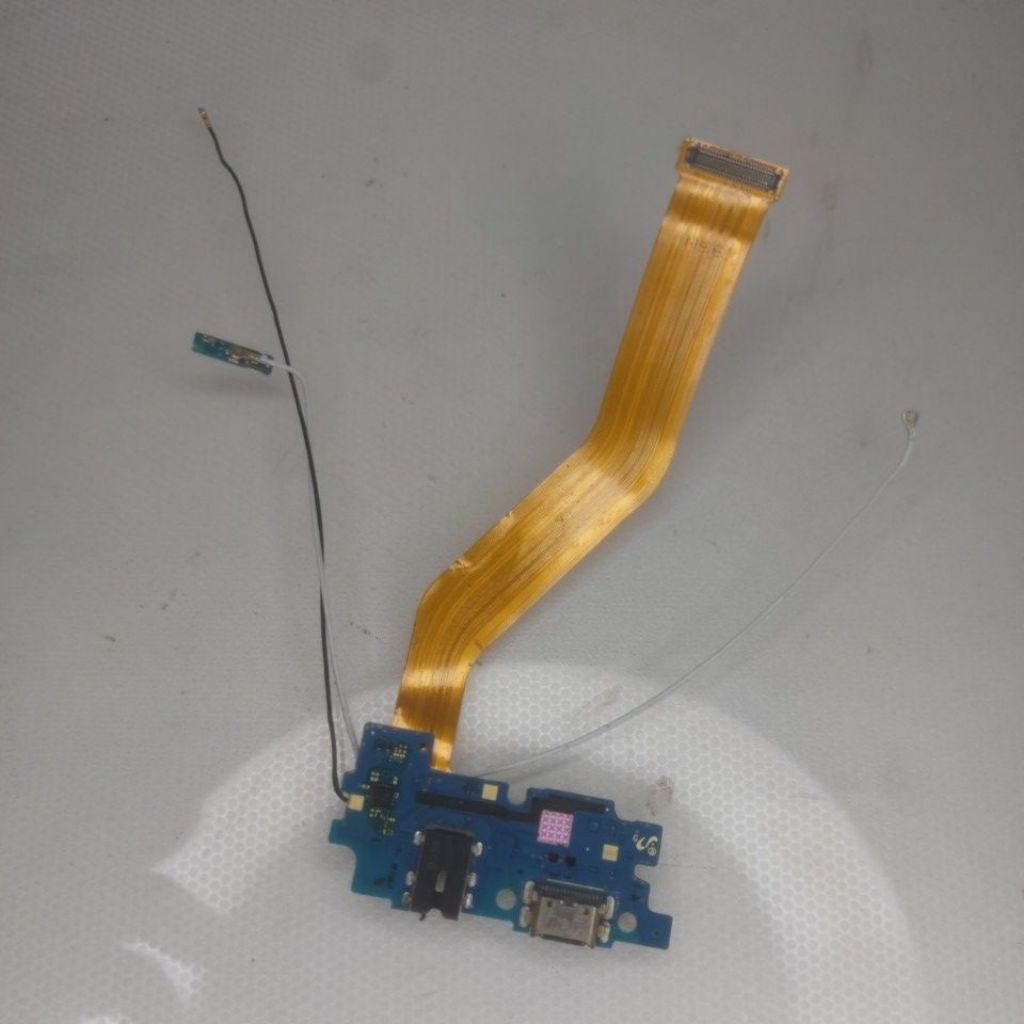 PAPAN CHARGER SAMSUNG A30 BEKAS COPOTAN