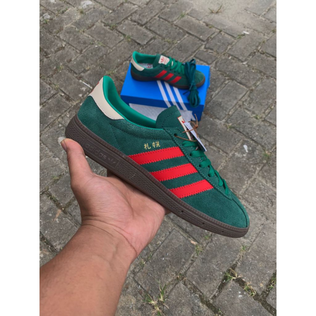 Sepatu Sneaker Pria Casual Football