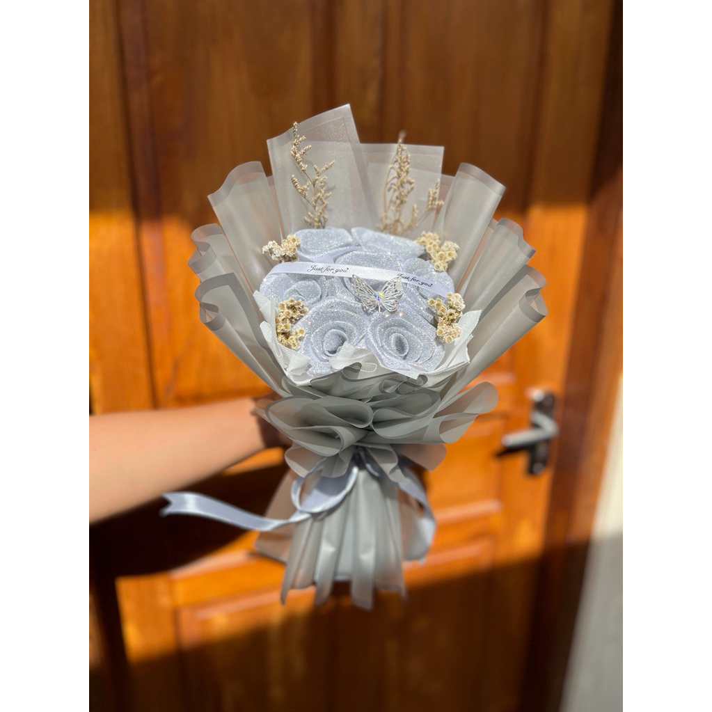 buket bunga satin abu-abu/buket bunga satin wisuda/buket bunga wisuda semarang