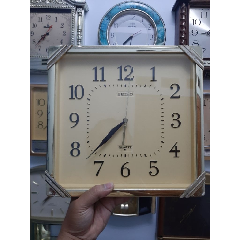 Jam dinding Seiko mesin SEIKOSHA bukan SKP
