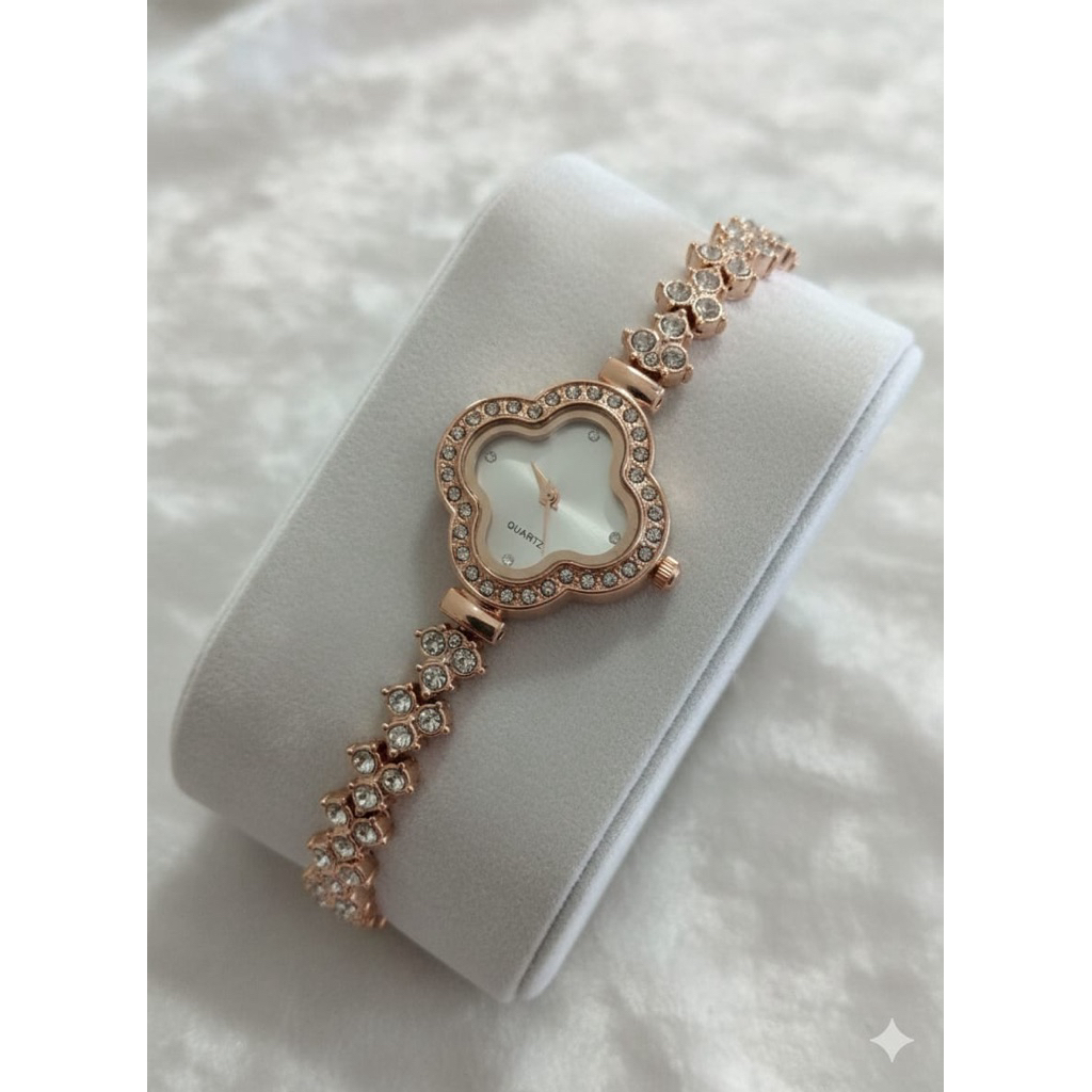 Jam Tangan Wanita Rantai Clover Gelang Kekinian Elegan