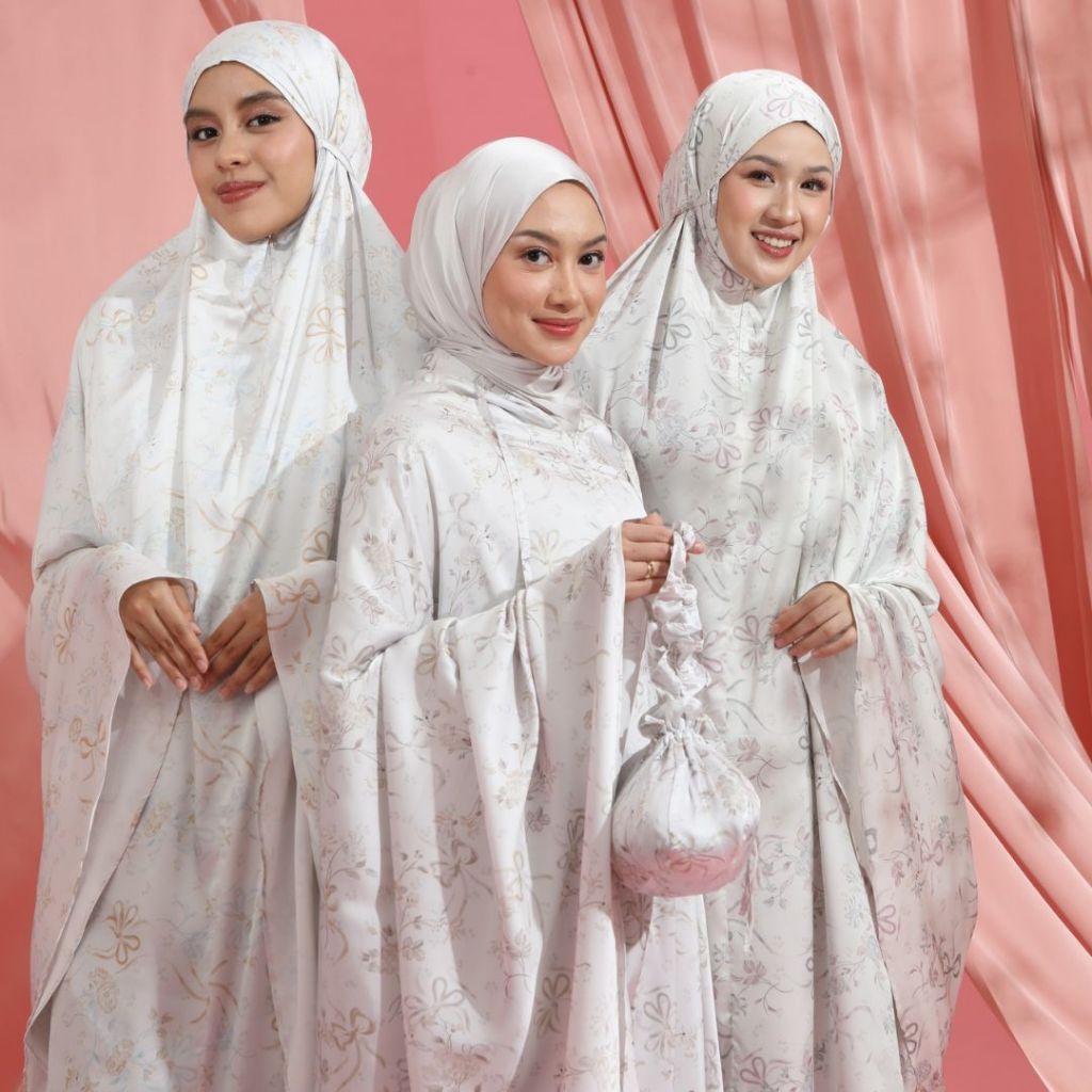 Lozy Hijab - Coquette Prayer Set Series 1 (Mukena Set Pattern Coquette Bahan Silk)