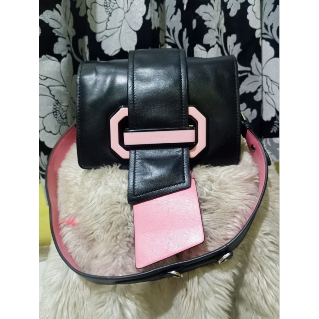 preloved tas selempang prada