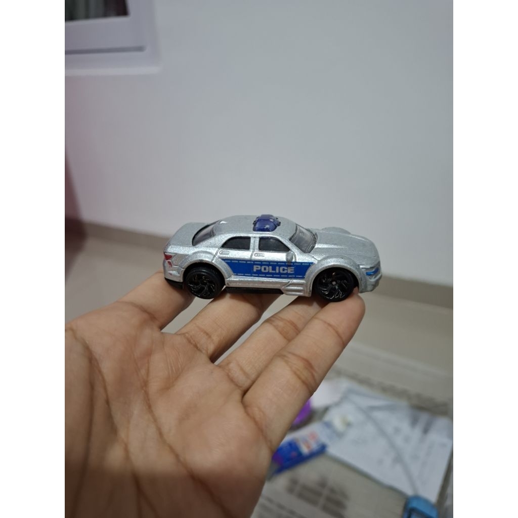 mobil metal polisi preloved