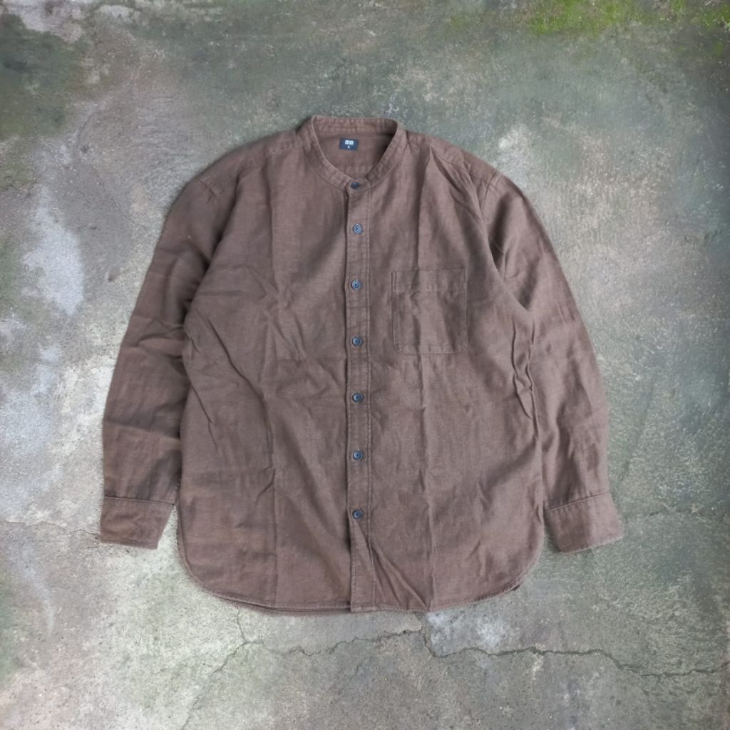 Kemeja Uniqlo Kerah Shanghai Brown Coklat Lengan Panjang