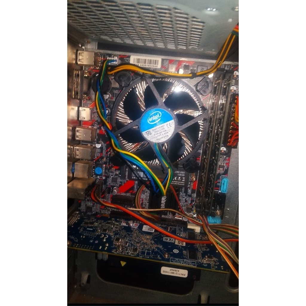 PAKETAN MOTHERBOARD VARRO H61 B75