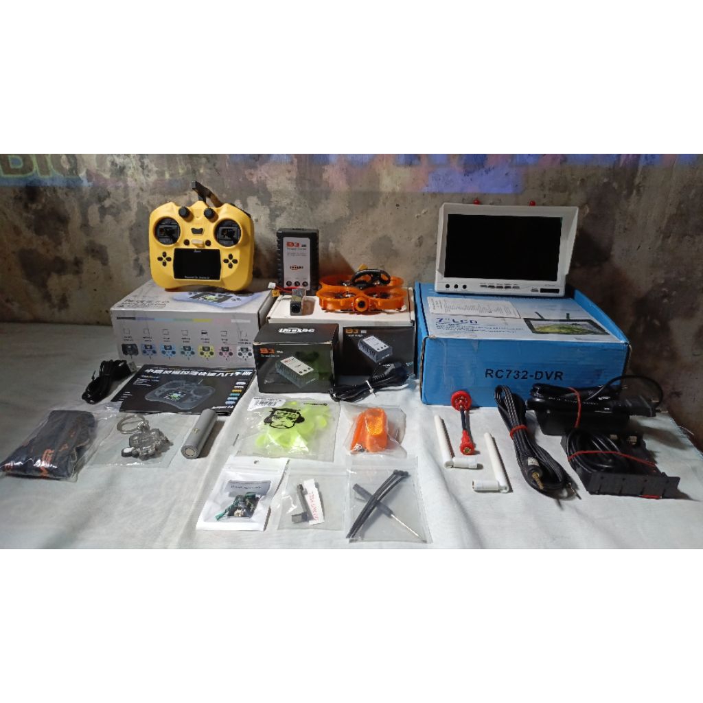 Paket RTF Drone FPV happymodel Cine 8 ELRS/spi frsky