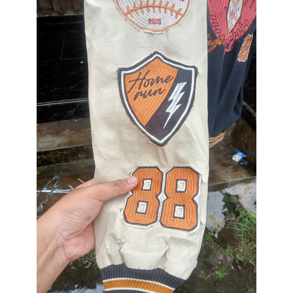 VARSITY MEMPHISORGIN HOMERUN LANGKA