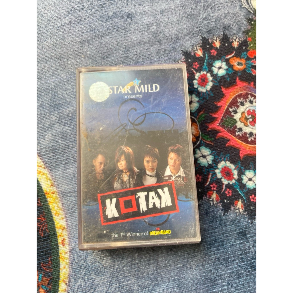 Kaset pita Kotak self tittled winner firts dreamband