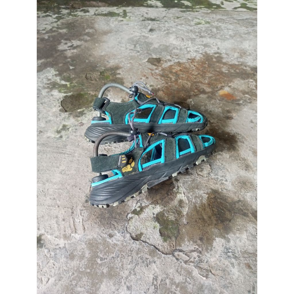 sepatu second outdoor Jack wolfskin sz 38