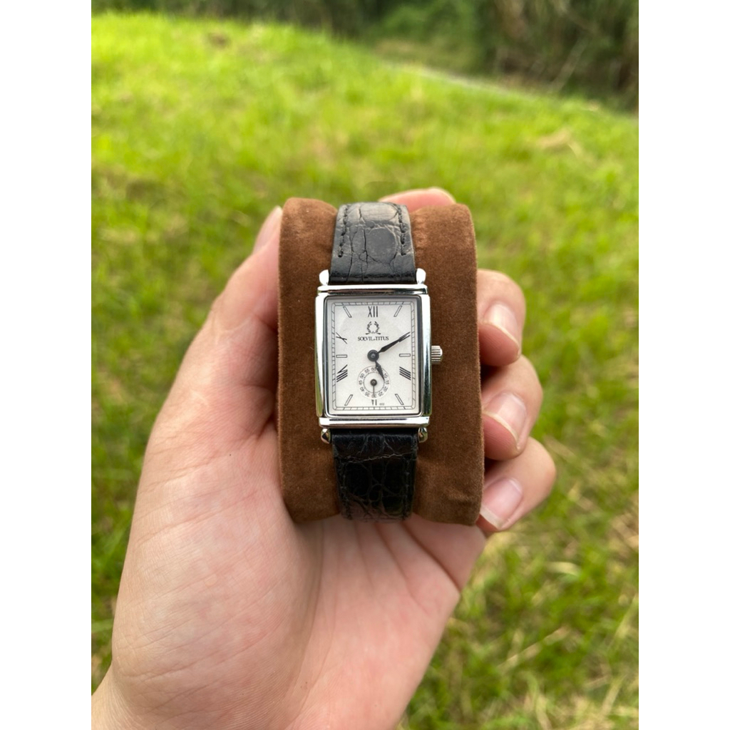 Jam tangan solvil et titus tank watch