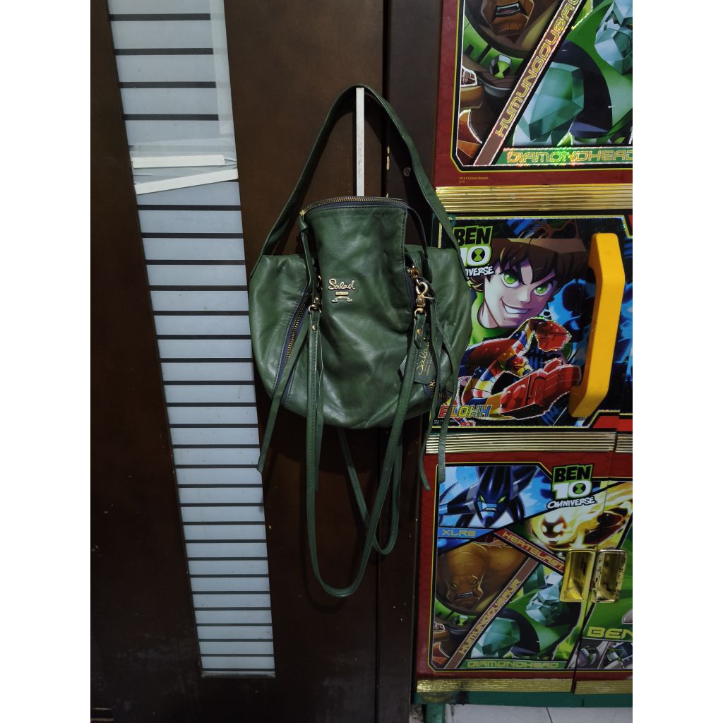 Shoulder bag brand salad hijau