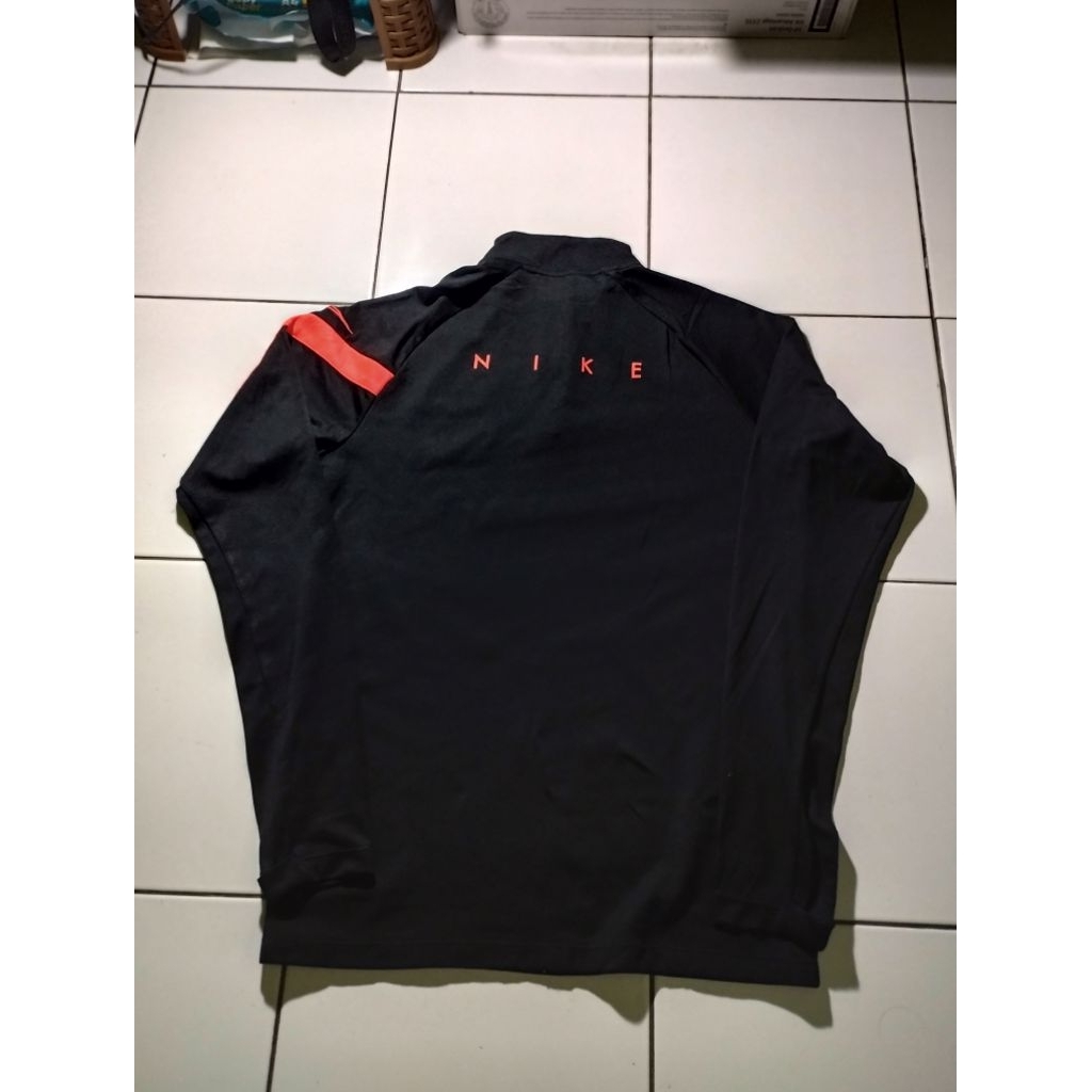 Nike Running Halfzipp Seconds + Jersey Nike