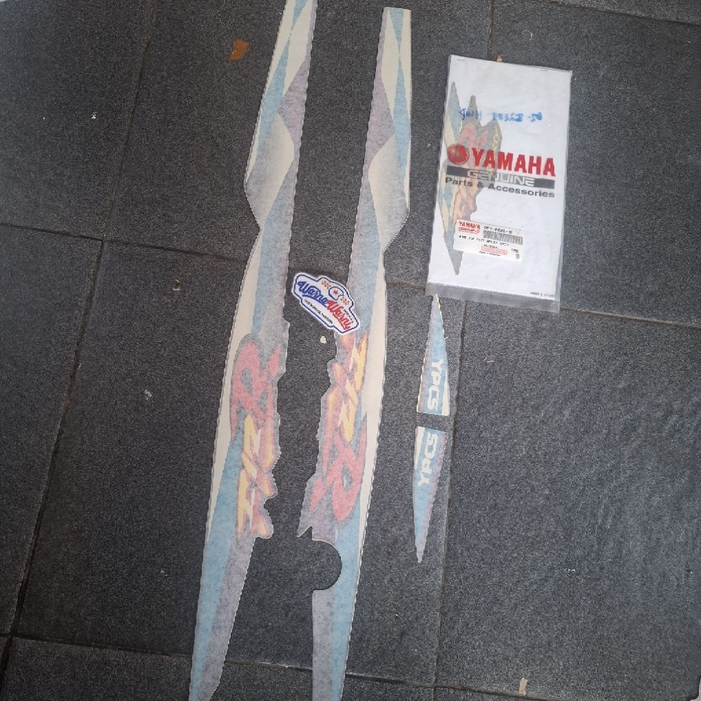 Strip striping lis grapik fullset F1ZR FIZR hitam sporty 1998