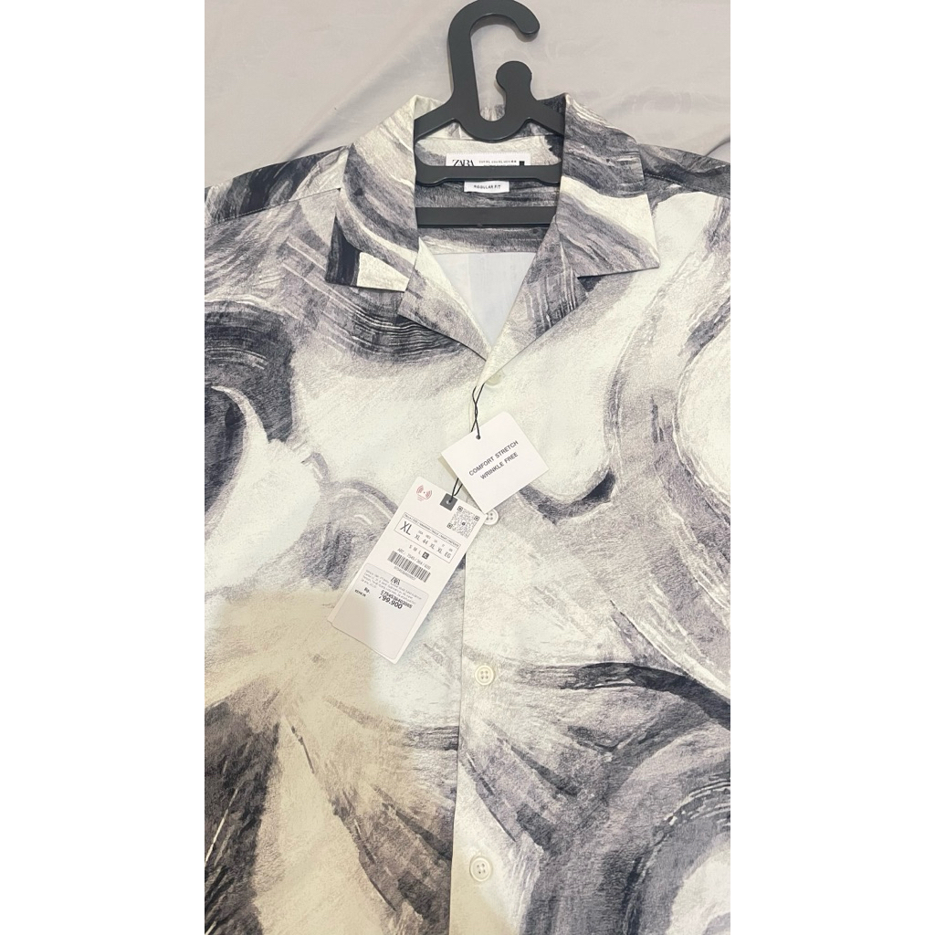 Baju kemeja Zara original masih ada tag label harga ukuran XL masih baru karena beli distore langsun