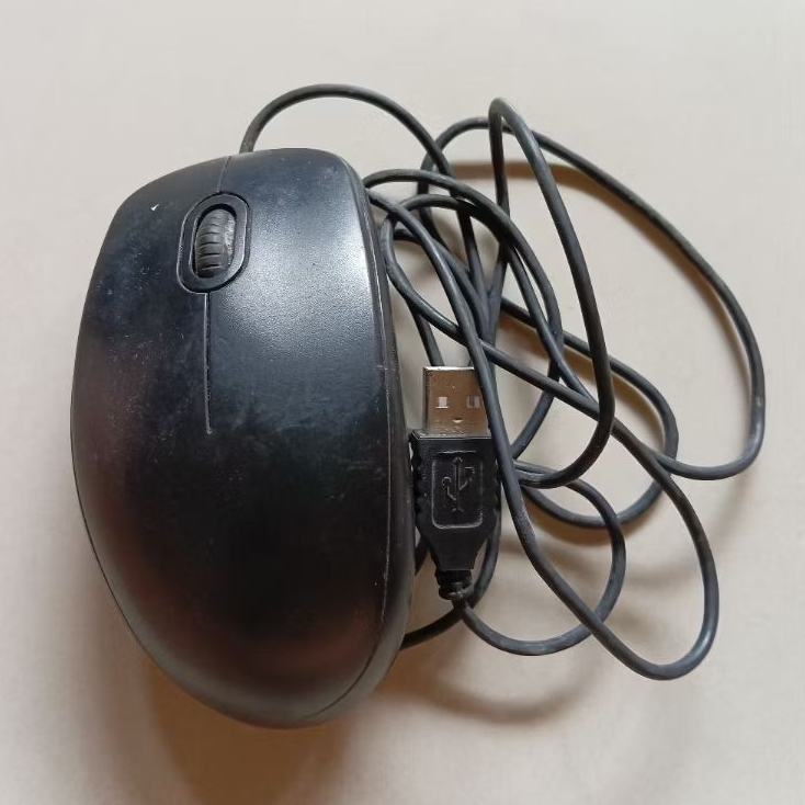 (PRELOVED) Logitech B100 Mouse USB Kabel - Desain Ergonomis, Material Berkualitas, Mudah Digunakan