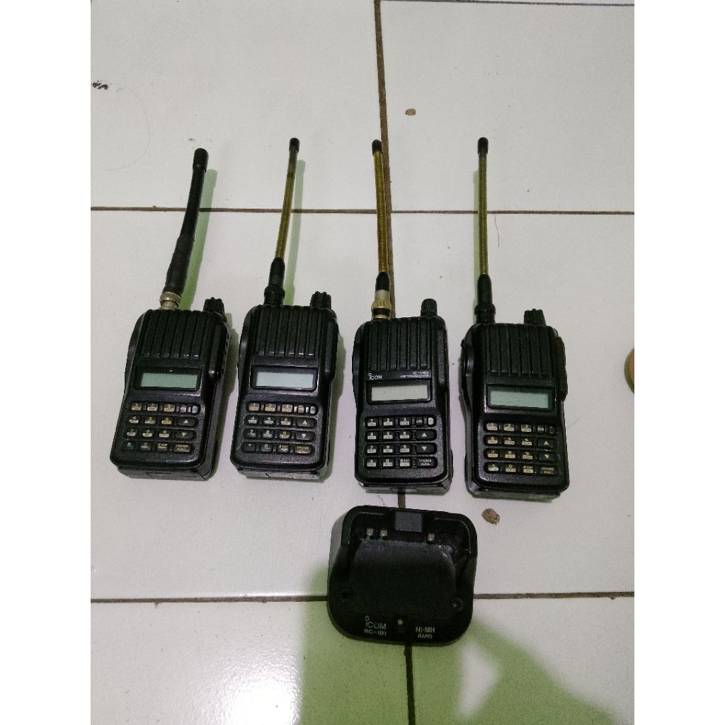 HT icom v8o