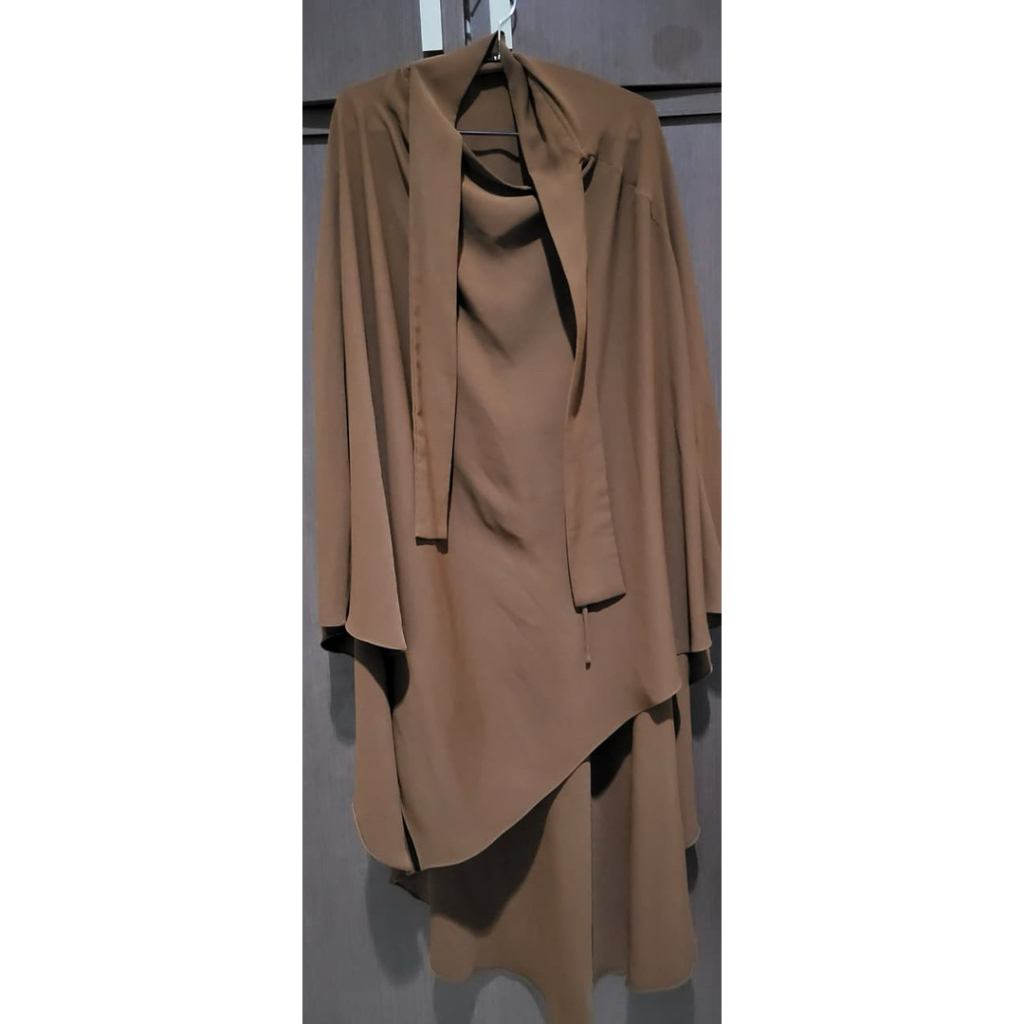 Preloved FK Ouval Himosly in Caramel VGC