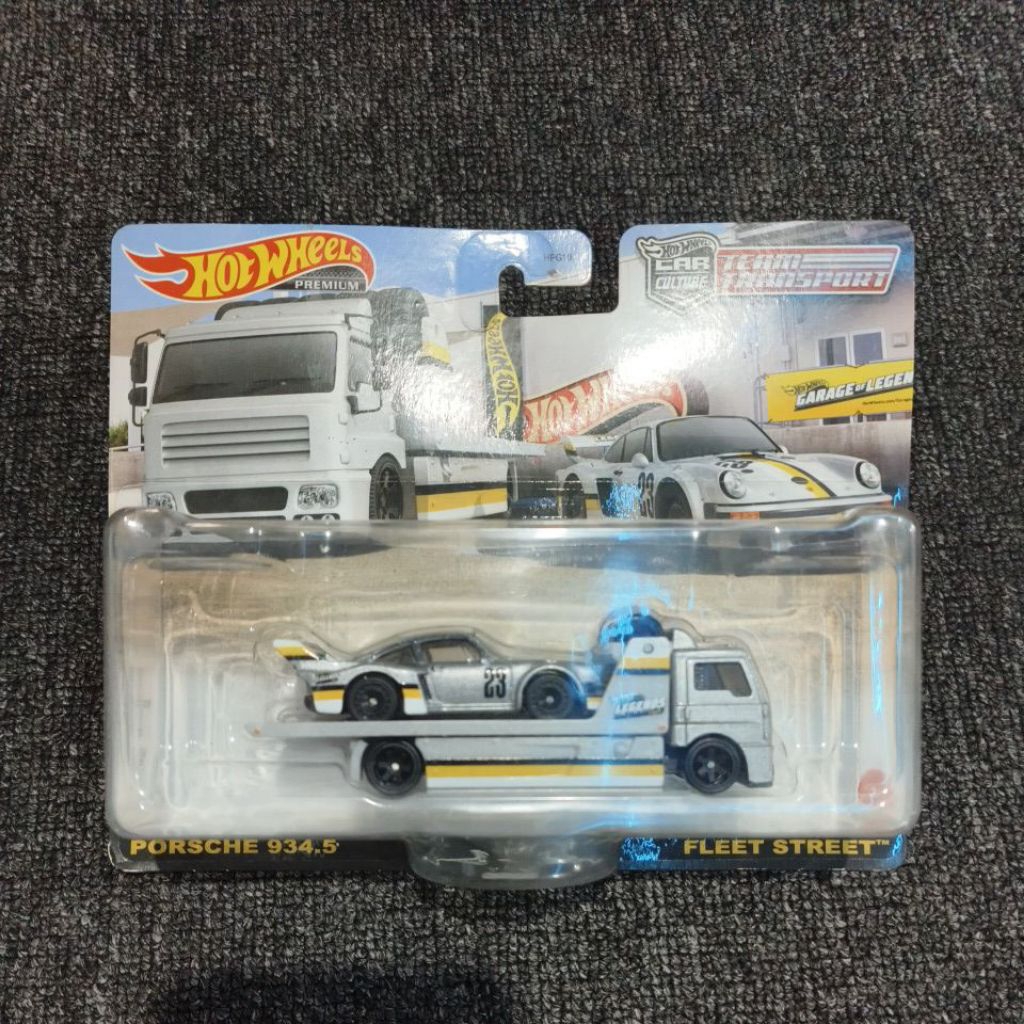 HOTWHEELS TEAM TRANSPORT PORSCHE LEGEND TOUR