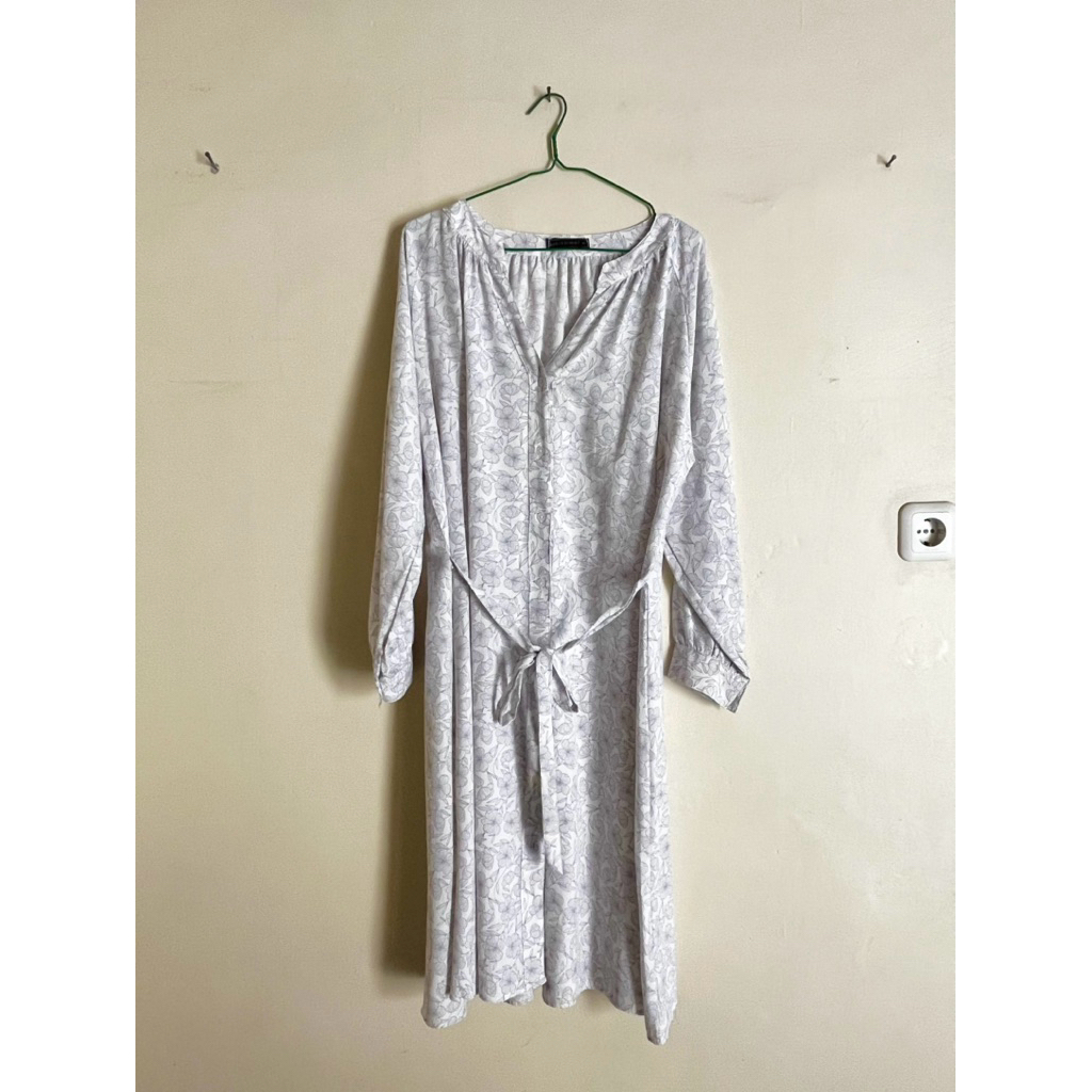 Tunik Motif Bunga Bigissimo Putih - Preloved
