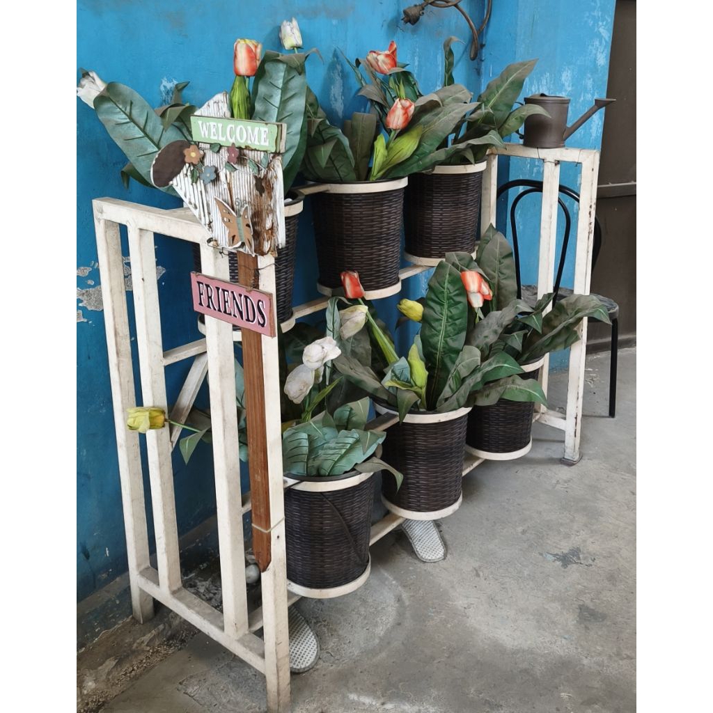 Rak besi decorasi resto /cafe pajangan ex cafe