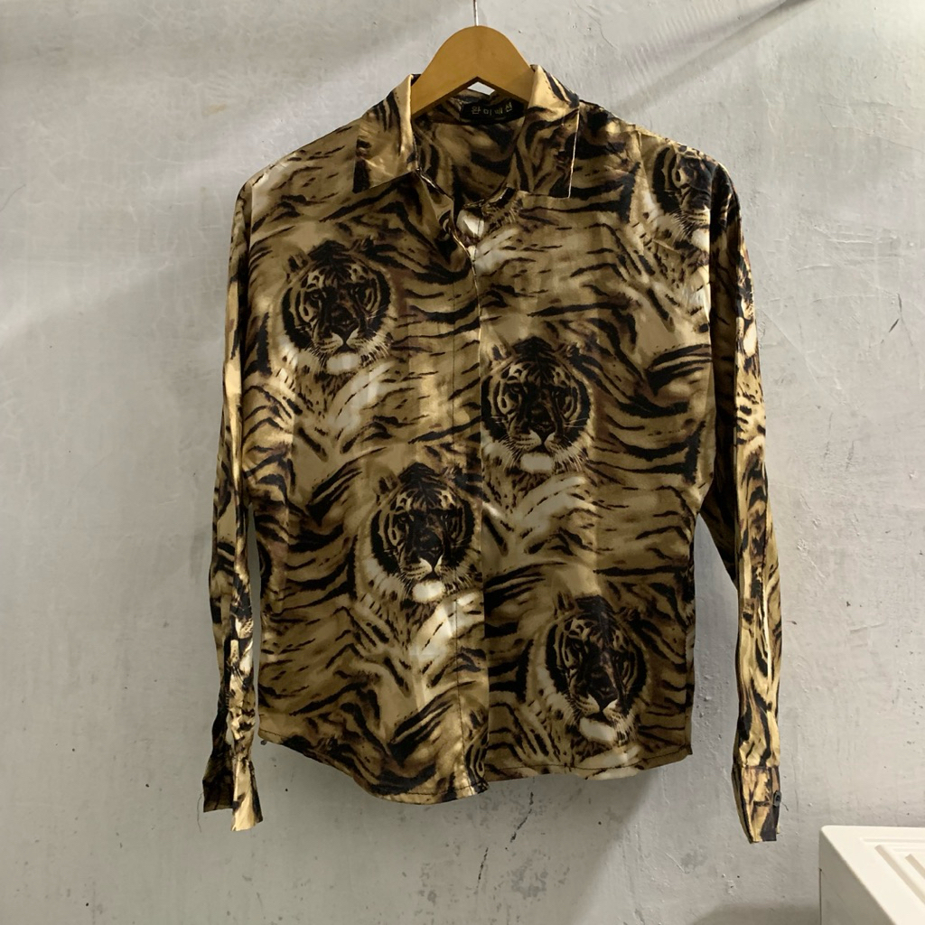 Kemeja Blouse Wanita Leopard