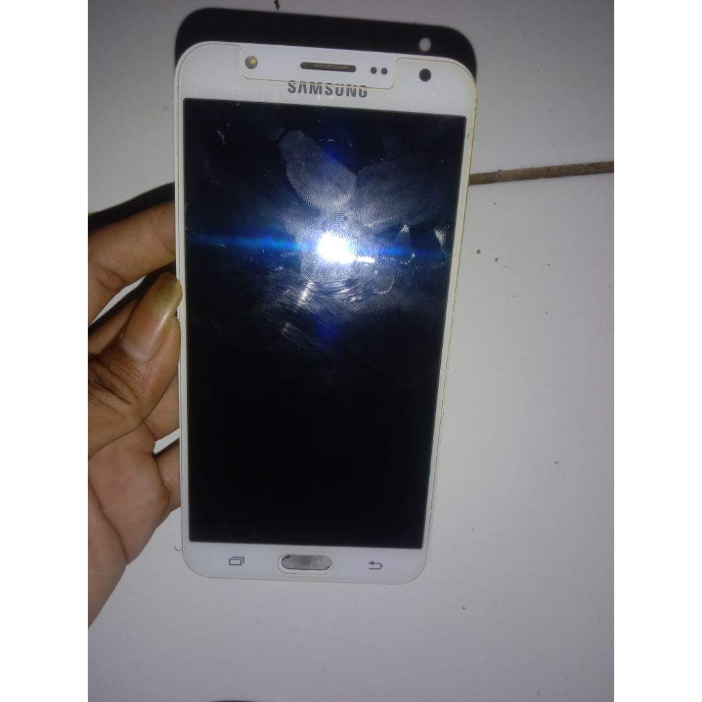 lcd ory amoled Samsung J7