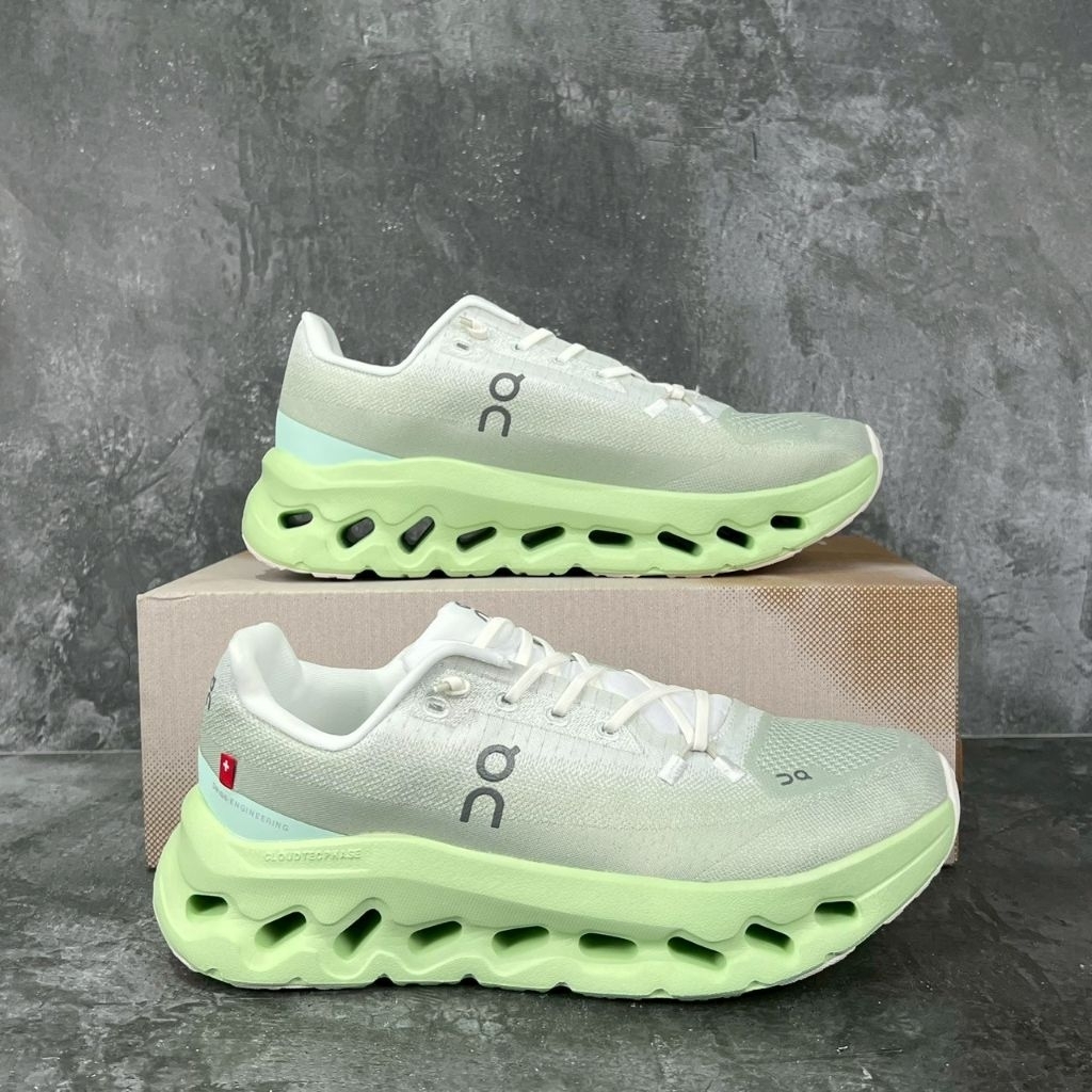 Sepatu Running On Cloudtilt Wanita Running Shoes